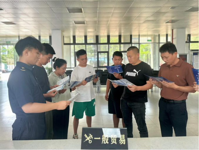 孟定海关守牢食品安全底线，助推云南临沧坚果等农副产品出口增长